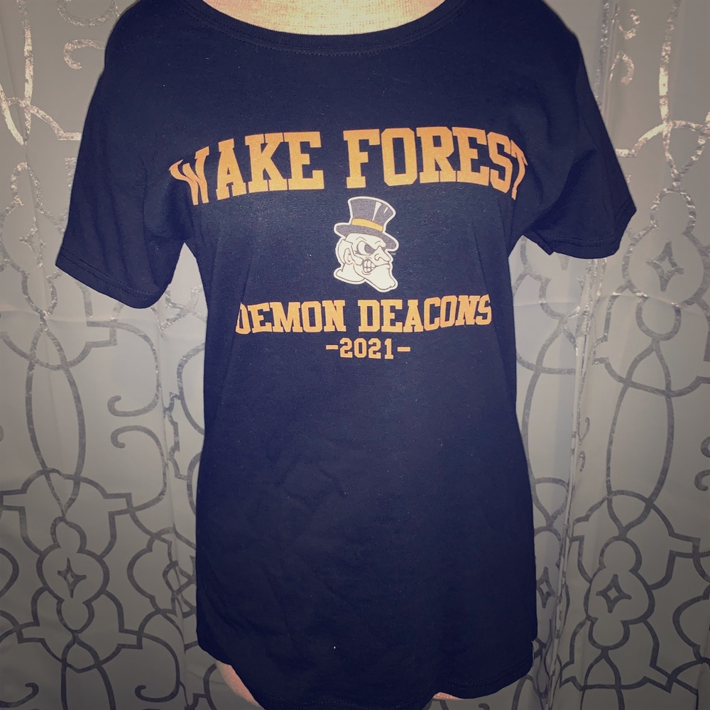 Wake Forest Demon Deacons 2021 Tee NWOT Size M